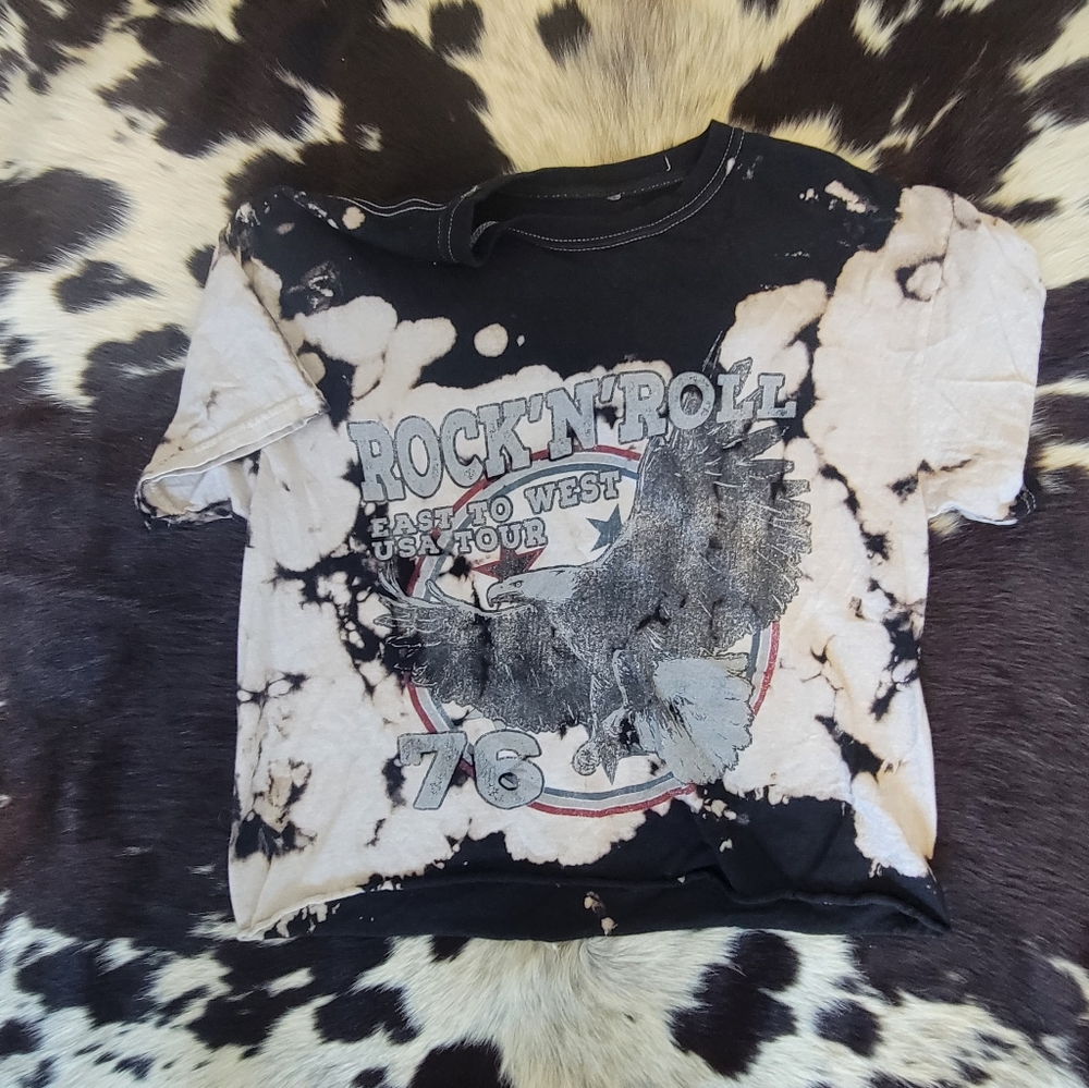 GRAPHIC TEE